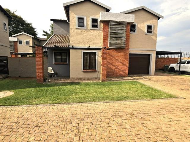 House for rent in Woodmead East, Sandton
