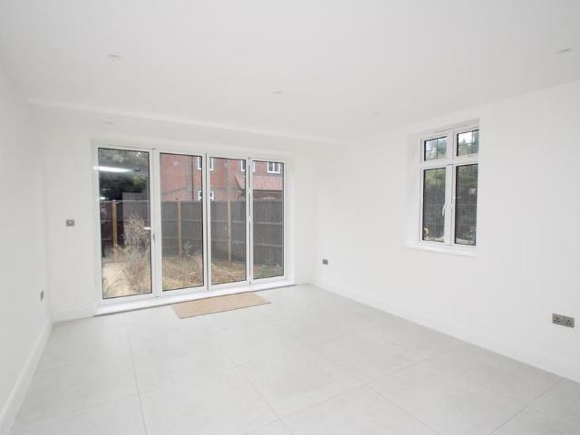 House for rent in London Borough of Croydon, Selsdon