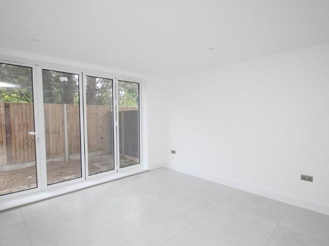 House for rent in London Borough of Croydon, Waddon