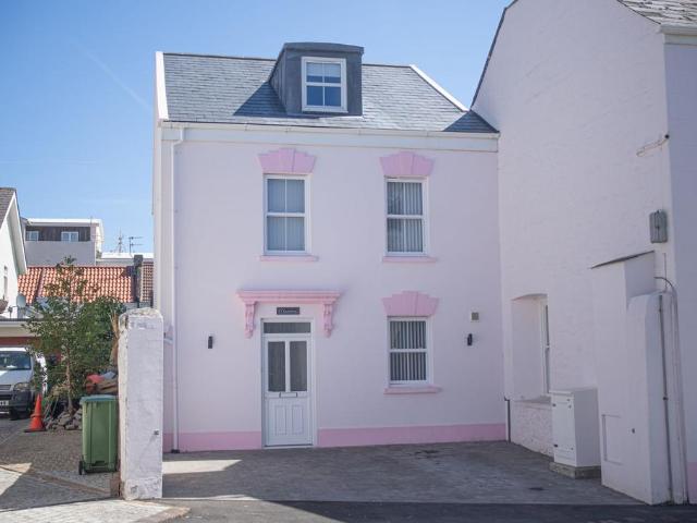 House for rent in St Helier, Greater London
