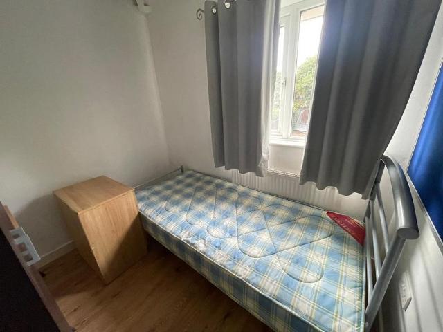 House for rent in Lenton Abbey, City of Nottingham