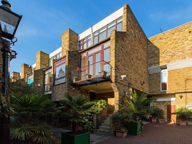 House for rent in Belsize Park, Greater London