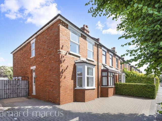 House for rent in Motspur Park, Greater London