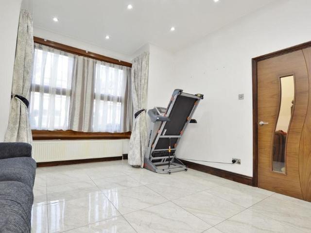 House for rent in Upton Park, Greater London