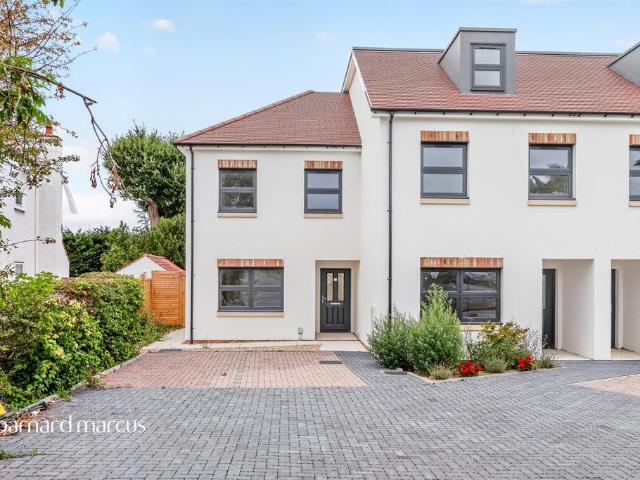 House for rent in London Borough of Croydon, Greater London