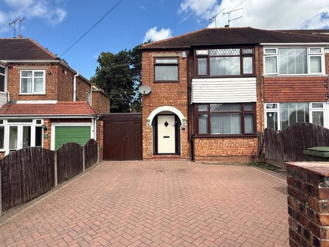 House for rent in Aldersley, Claregate