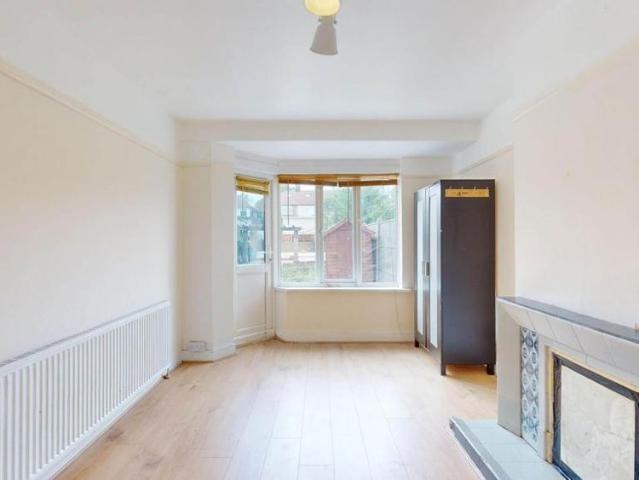 House for rent in London Borough of Ealing, Greater London