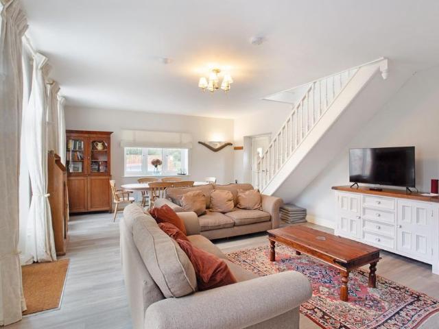House for rent in Lakenham, East Bank