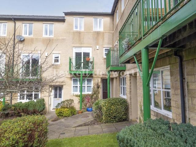 House for rent in Castle and Priory Precinct, Bare