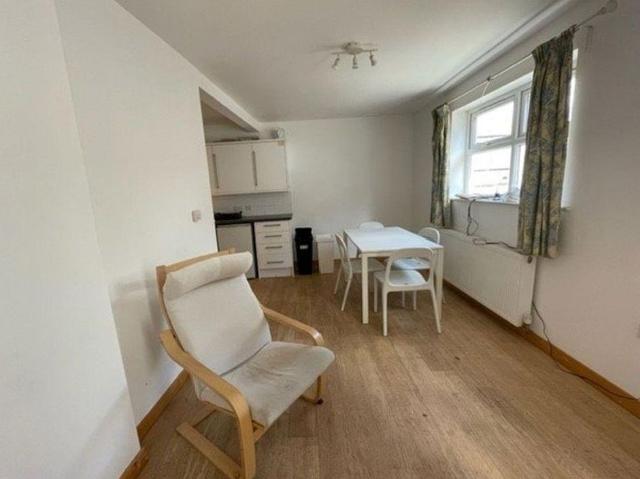 House for rent in Bede Island, Old Wharf
