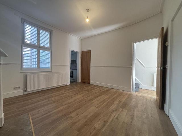 House for rent in Calderstones