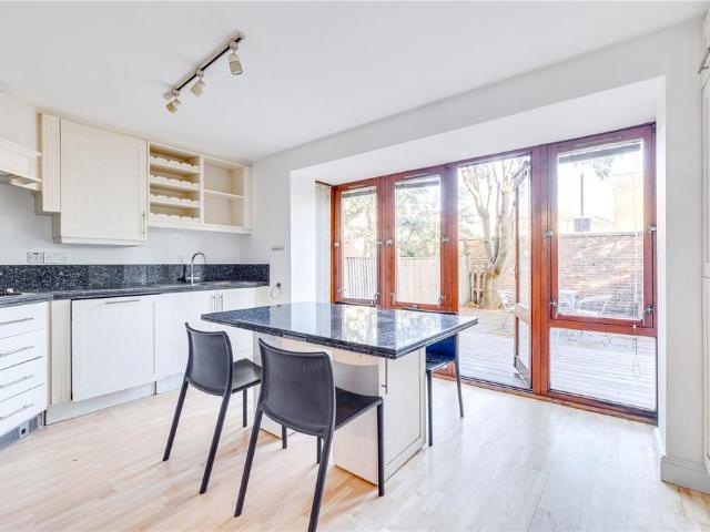 House for rent in Fulham, Sands End