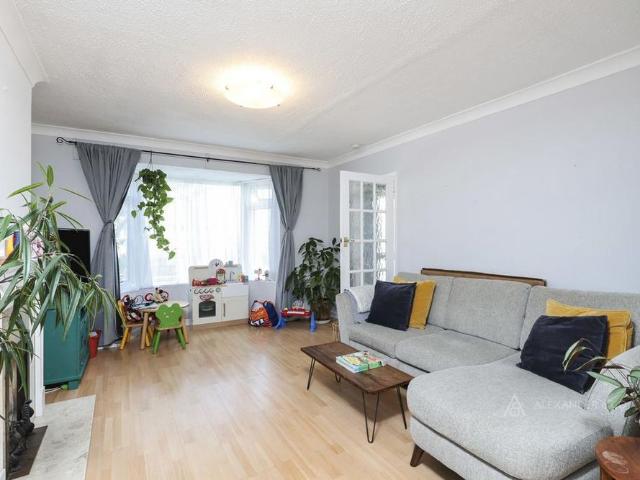 House for rent in Pouchen End, Hertfordshire