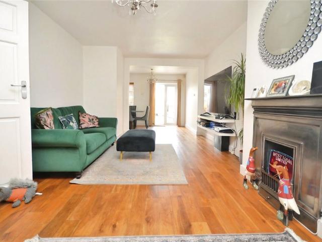 House for rent in Elm Park, Greater London