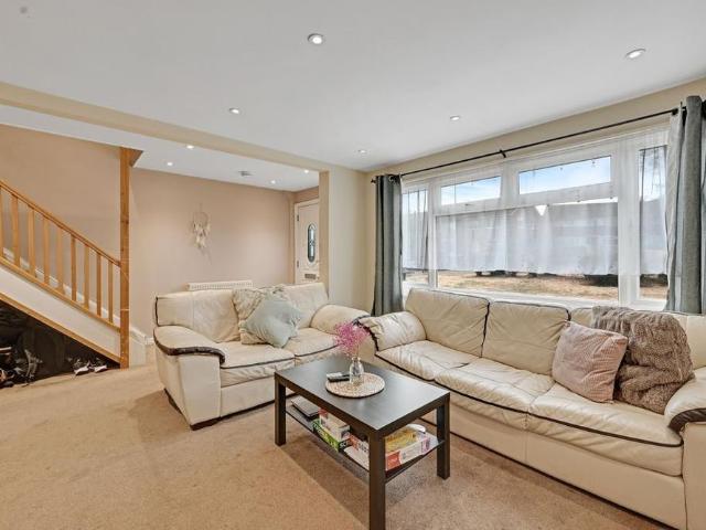 House for rent in Watford Heath, Watford