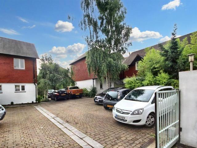 House for rent in Bellfields, Westborough