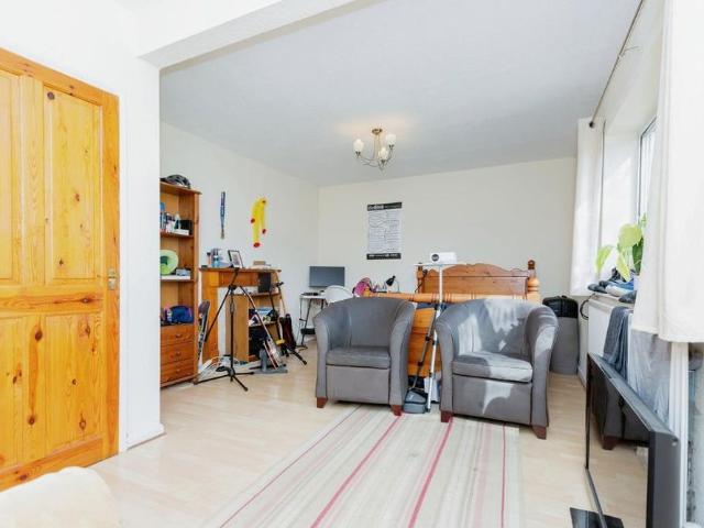 House for rent in Elmfield, Leicestershire