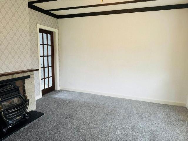 House for rent in Balls Hill, Hill Top