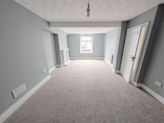 House for rent in Glynfach, Cymmer