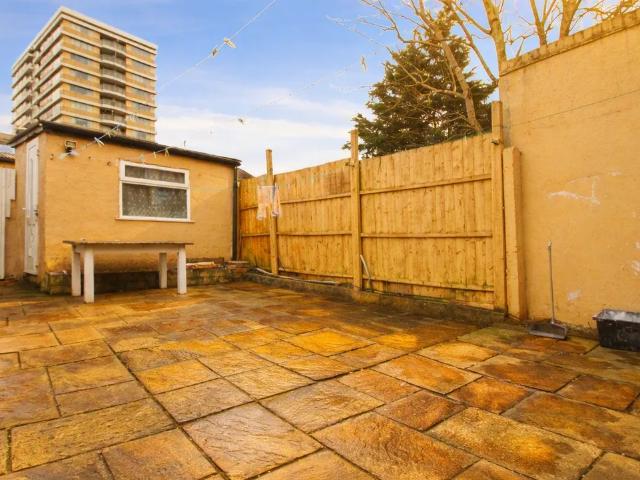 House for rent in London Borough of Croydon, Shirley