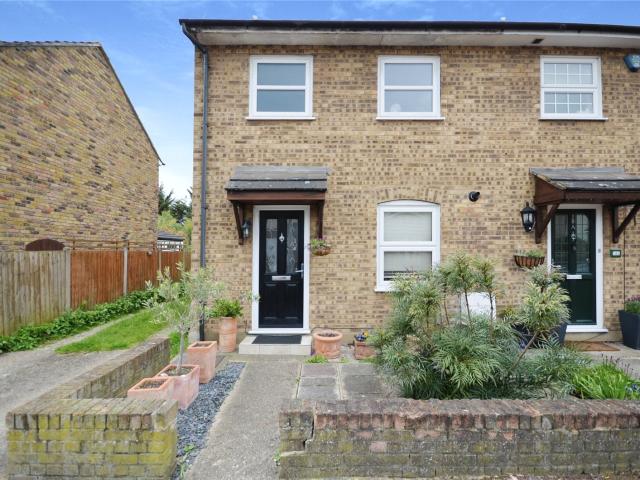 House for rent in Gidea Park, Greater London