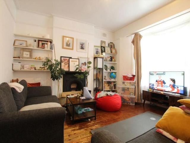 House for rent in London Borough of Ealing, Hanwell