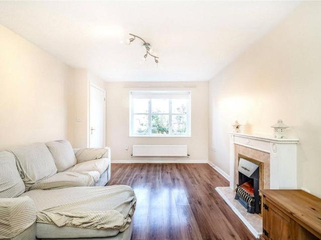 House for rent in London Borough of Barking and Dagenham, Greater London