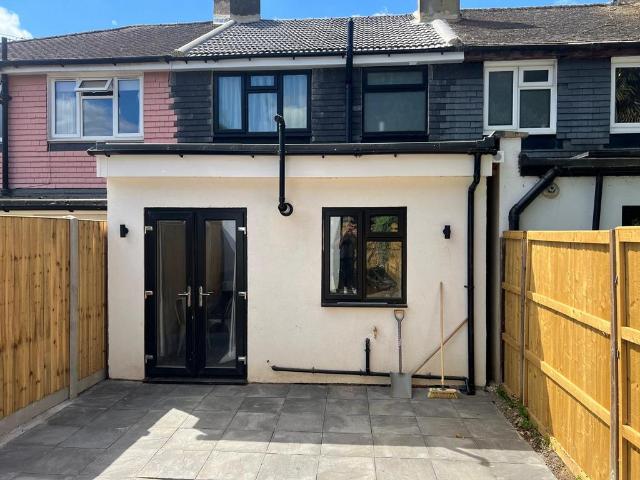 House for rent in Tolworth, Greater London