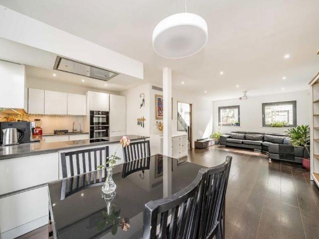 House for rent in Maitland Park, Greater London