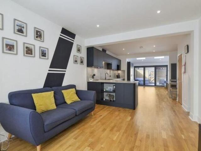 House for rent in Brook Street, Bourne Vale