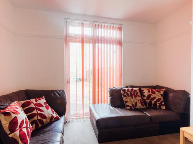 House for rent in Elmfield, Leicestershire