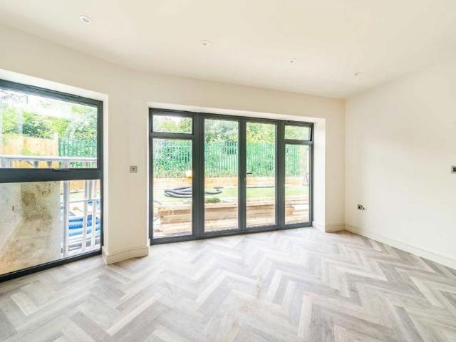 House for rent in London Borough of Ealing, Hanwell
