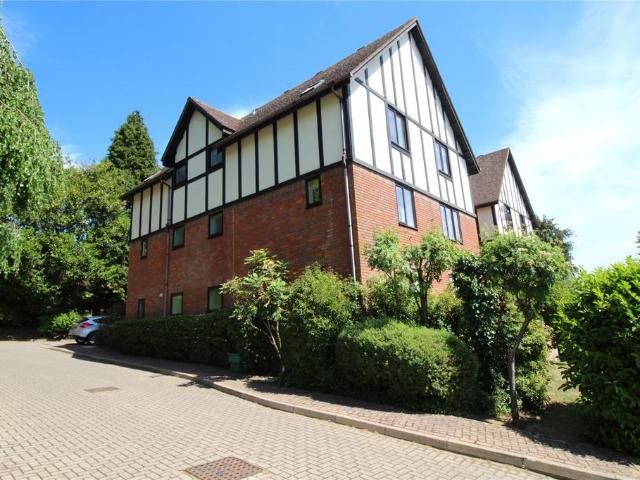 House for rent in Pouchen End, Hertfordshire