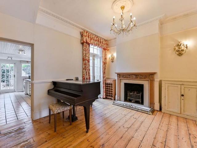 House for rent in Clapham Junction, Greater London
