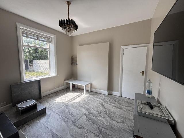 House for rent in Milnsbridge, West Yorkshire