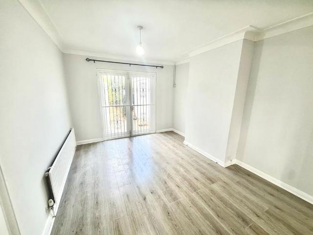 House for rent in Newbury Park, Greater London