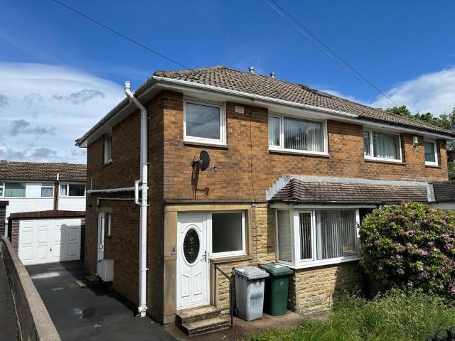 House for rent in Longwood, West Yorkshire