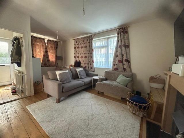 House for rent in Five Acres, Hertfordshire