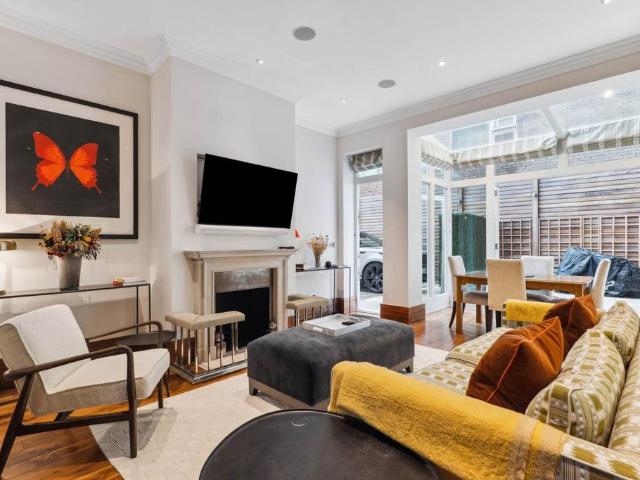 House for rent in Knightsbridge, Greater London