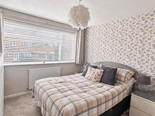 House for rent in Worcester Park Estate, Monks Orchard