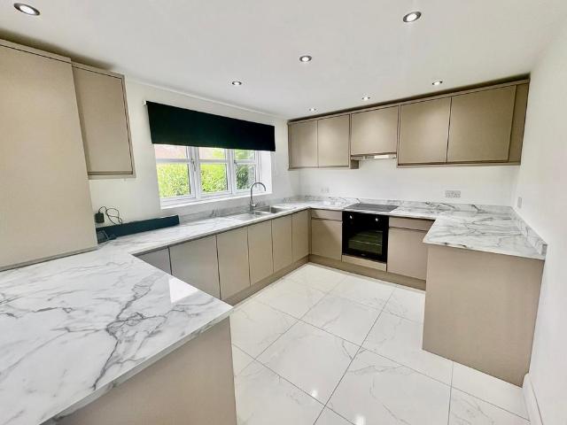 House for rent in Clifton, Haddon