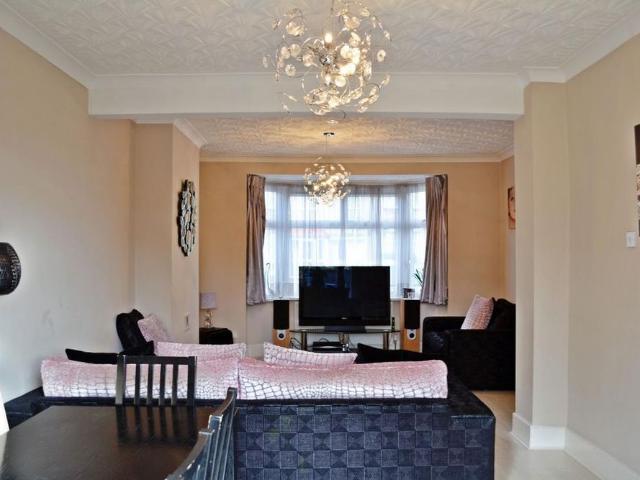 House for rent in Newbury Park, Greater London