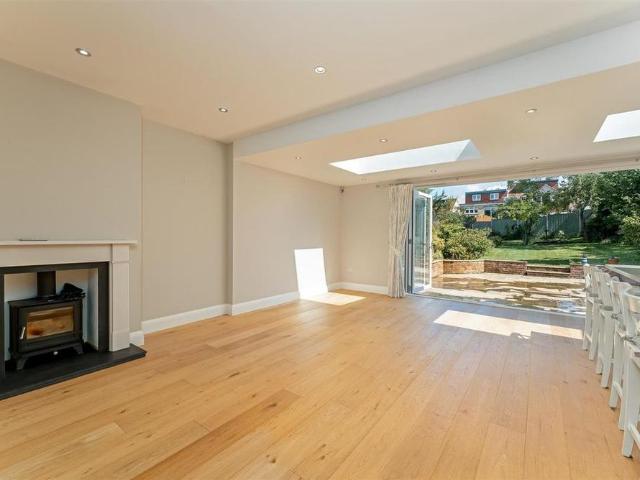 House for rent in London Borough of Waltham Forest, Greater London