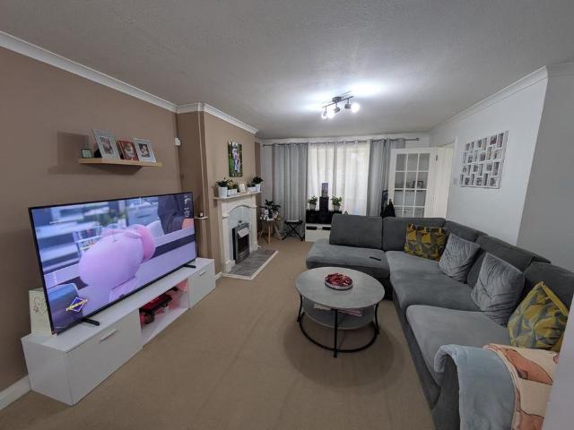 House for rent in Southgate, Crawley