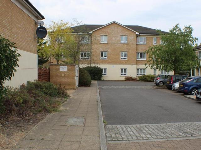 House for rent in Lower Feltham, Greater London