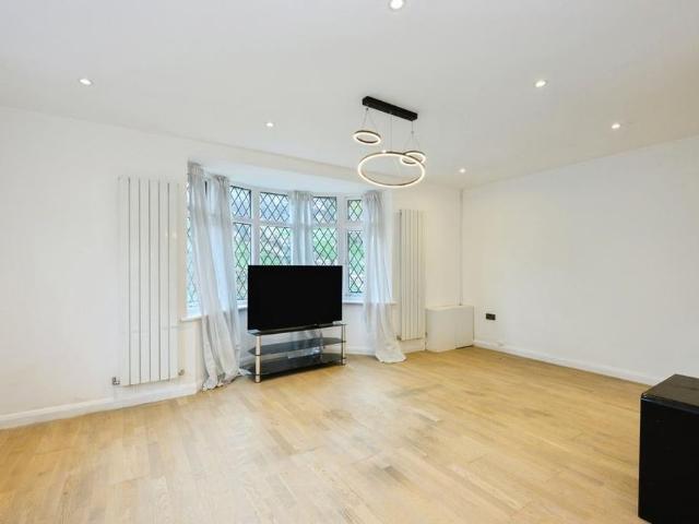 House for rent in London Borough of Croydon, Greater London