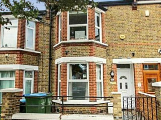 Apartment for rent in Victoria, Greater London