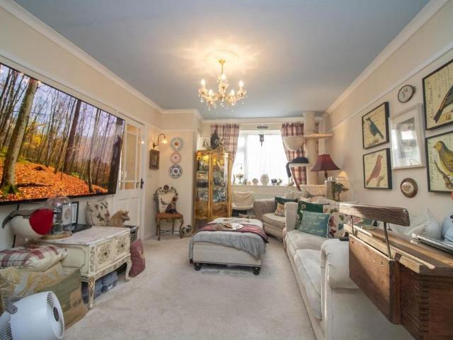 House for rent in Elmfield, Leicestershire