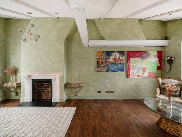 House for rent in Royal Borough of Kensington and Chelsea, Greater London