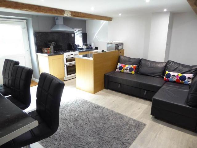 House for rent in Huddersfield, West Yorkshire